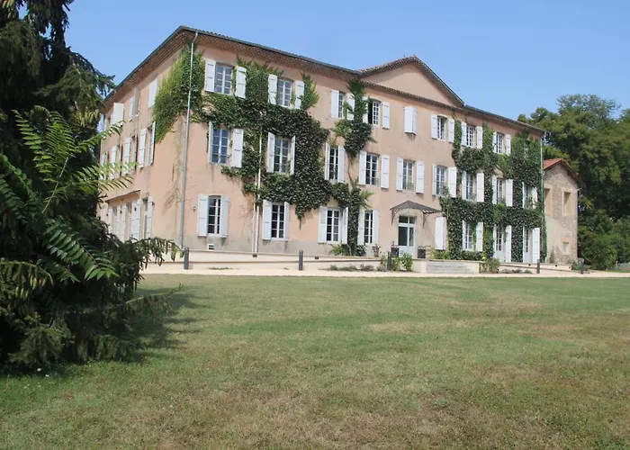 Le Château De Césarges Hotel 3*