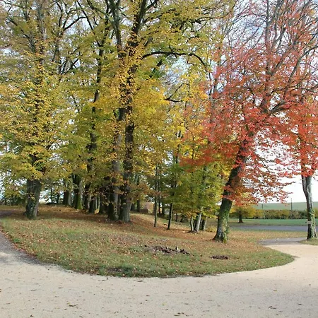 Hotel Le Château De Césarges