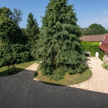 Hotel Le Château De Césarges 3*